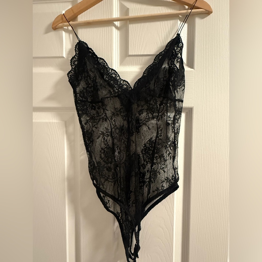 Zara Black Lace V-Neck Bodysuit size Medium